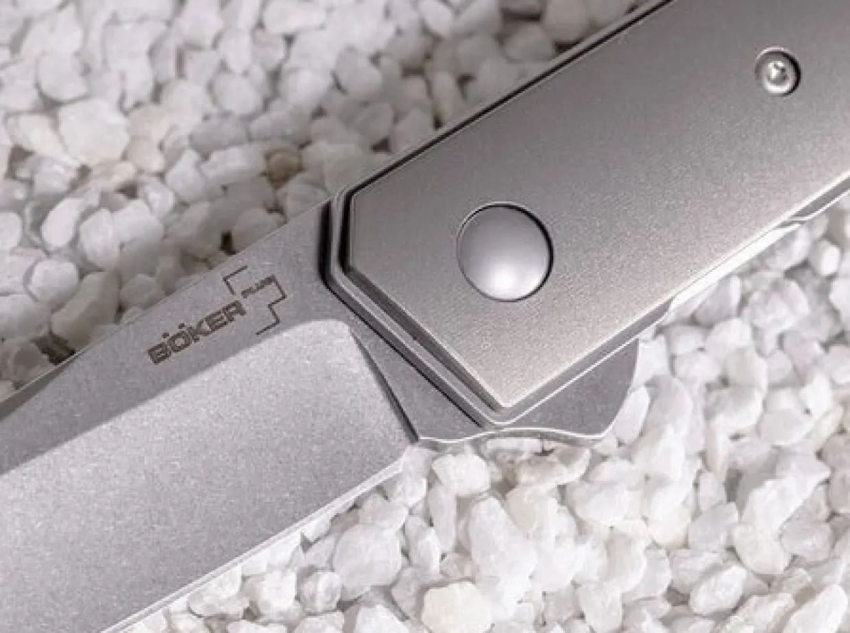 Kwaiken Flipper Titan