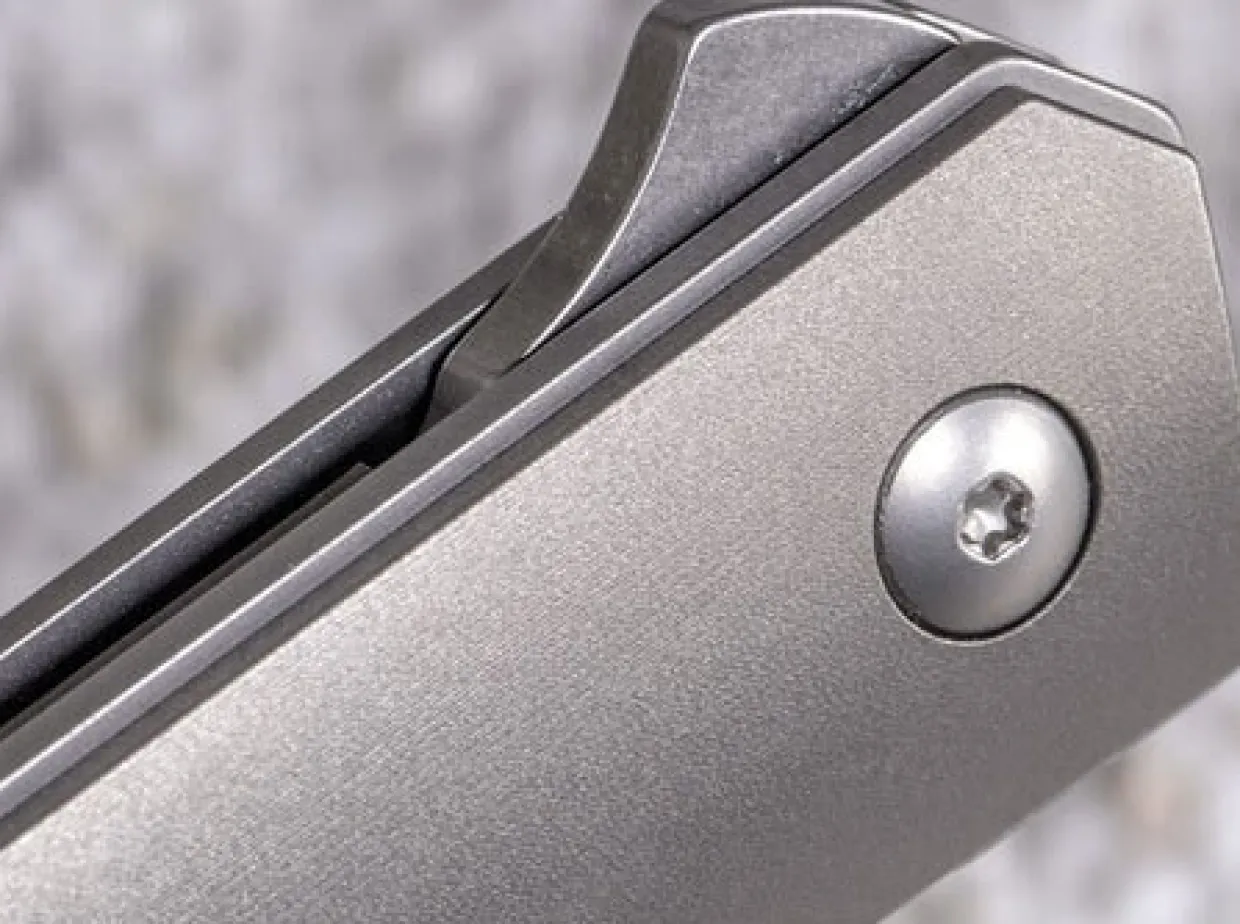 Kwaiken Flipper Titan